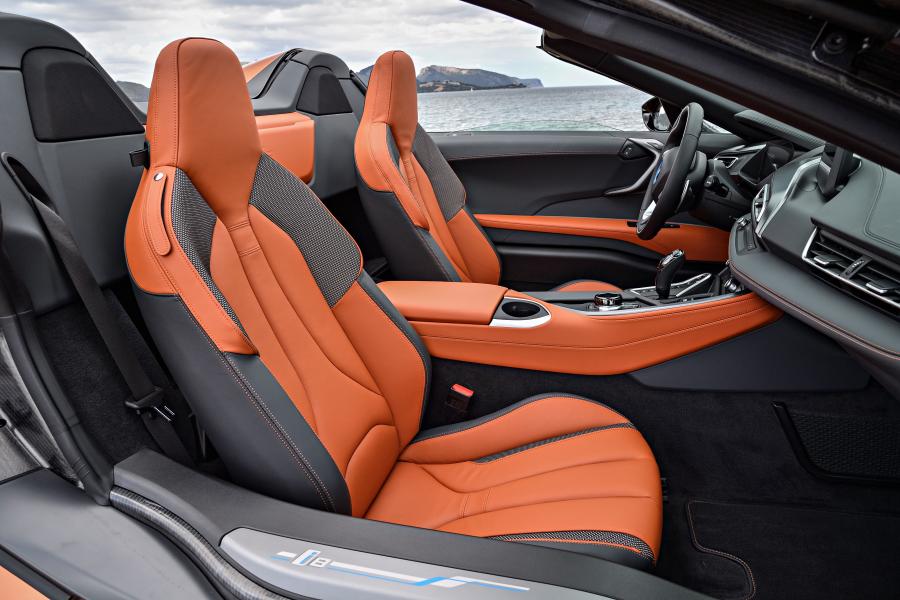 Интерьер BMW i8 Roadster (I15) 2018 года  (WW) (фото 85 из 198)